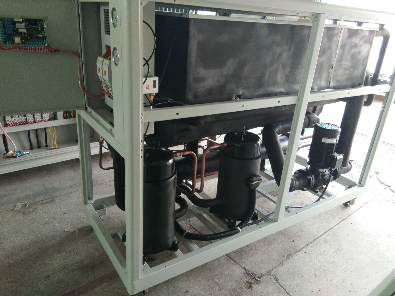 water cooled chiller.jpg